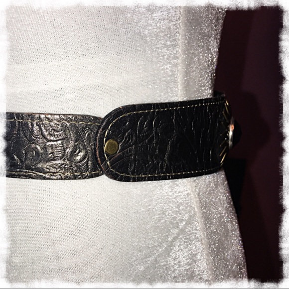VINTAGE ~ LEATHER & BLING LOTUS DESIGN BELT!! - Picture 6 of 6